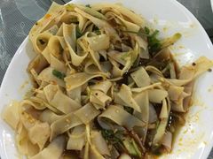 -YI PIN JU 一品居中餐厅 中国超市