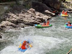 -安吉龙王山峡谷漂流