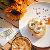 老广探店 | 藏系写字楼嘅空中花园食个秋日桂花cake！