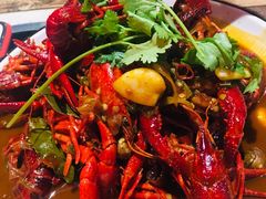 -虾弄弄海派小龙虾·牛羊蝎子火锅