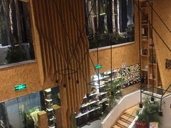 -新华里咖啡书吧(新华书店小寨店)