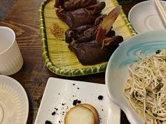 -东口码头·烧鸽子·鱼头泡饼·地方菜(金鹰悦城店)