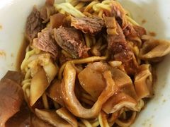 -松树干拌面店