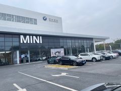 -嘉兴宝华宝马4S店维修部(海宁店)