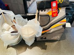 -麦当劳(吉林站13检票口对面)