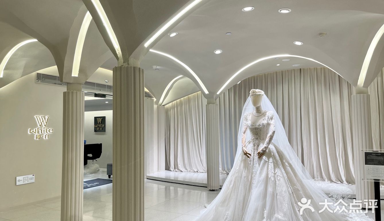 在抖音被疯狂点赞评论｜即白婚纱👰‍♀️