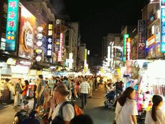 -六合夜市