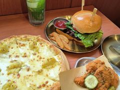 榴莲披萨-魏斯理汉堡(西安沣东吾悦店)