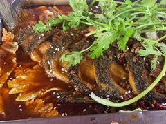-老街烧烤大排档·地道湖北菜·龙虾馆(汉口火车站店)