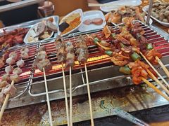 -哈尔滨小酒馆·鲜肉现穿自助烧烤(康新花园店)