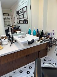 -理昂男士理发店 Barber shop