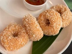 炸虾饼配泰国梅子酱-帕蓝·暹罗料理(大学路店)