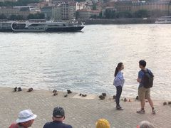 -多瑙河畔鞋履雕塑