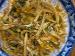 凉拌芭蕉花-蜗牛小馆醉乡民谣云南菜(惠新西里店)