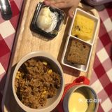 随便点了几个菜，他们家的汤真的好喝，还点了个肉夹馍