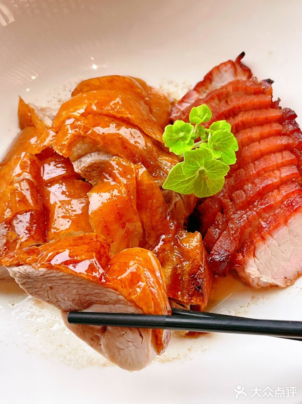 在赛车比赛现场吃美食！！！