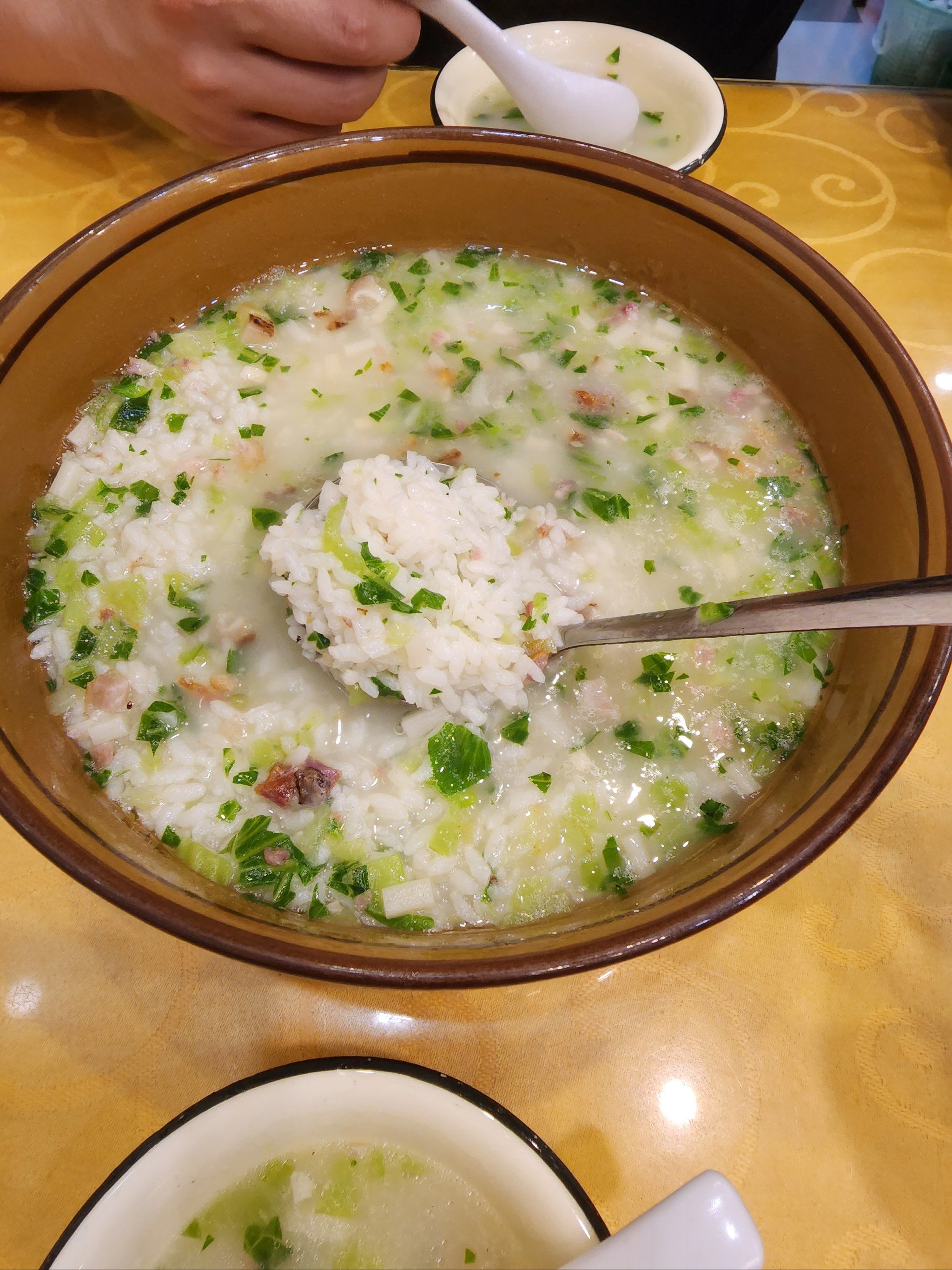 比脸盆还大的咸肉菜泡饭,仅12元