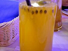-樱花里音乐餐吧·牛扒椰子鸡(东圃店)
