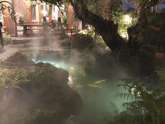 -Chom Cafe and Restaurant