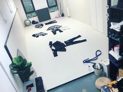 -菠萝格斗巴西柔术训练馆