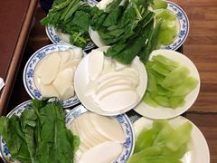 -东巴谷野生菌火锅餐厅