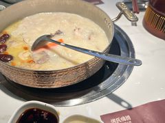 -洪氏嗨捞·广东猪肚鸡·椰子鸡火锅(西咸万象城店)