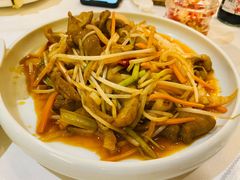 银芽炒肠头-小厨师·二十年沈家门小海鲜(百井坊巷店)