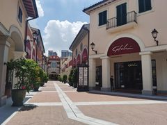 -佛罗伦萨小镇广佛名品奥特莱斯(疏港路店)