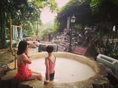 -盛泰恐龙谷温泉