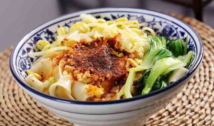 清香拉面(闽江路店)-"夹馍好吃,配牛肉油泼面,好吃耶…….