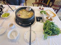 -鲁朗纳麦石锅鸡庄园