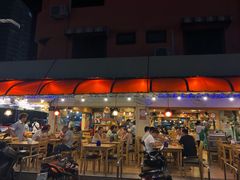 -J Daeng Seafood