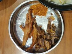 卤鸡爪-鸿浩扒猪脚米线