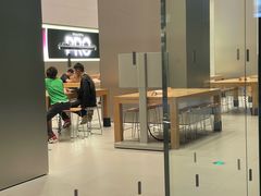 -Apple零售店(华贸购物中心店)