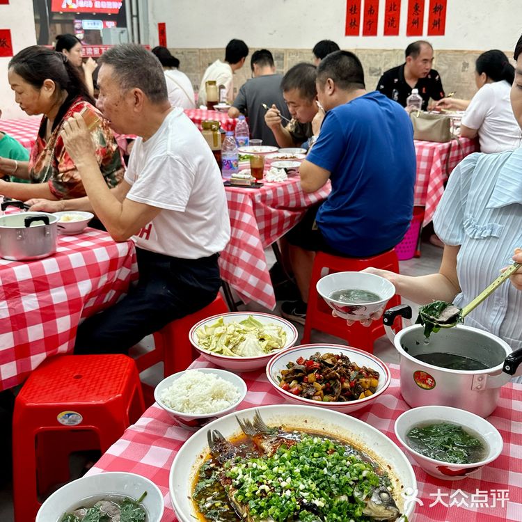 人均30+下饭菜！果然好吃的还得是这种小破馆
