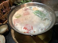 -湊湊火锅·茶憩(新中关购物中心店)
