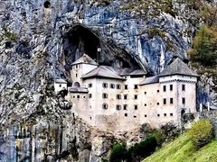 -波斯托伊纳溶洞