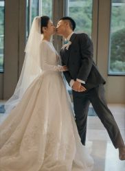 点击看大图 -Renee芮亦婚纱