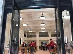 -Apple Store(Brisbane)