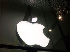 -Apple零售店(华贸购物中心店)