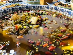-牟记江湖特色重庆菜鱼蛋青蛙黄鳝海参(巴南区鱼洞鲁能店)