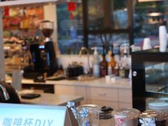 -安吉汽车生活馆(大宁中心广场C3栋店)