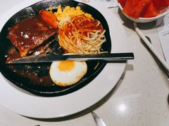 -汤姆家的牛排意面披萨(新城市广场店)