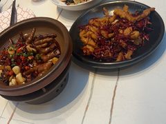 -阿瓦山寨·湘菜现炒·剁椒鱼头王(咸阳总店)