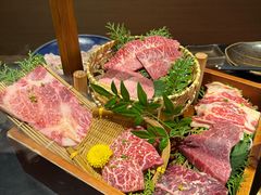 -山川小町·极番烧肉(新地假日广场店)