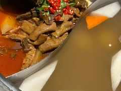-左庭右院鲜牛肉火锅(浦江欢乐颂店)