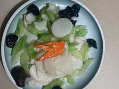 -八府香鸭·啫啫煲(华山路店)