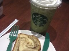 201108236869-星巴克(广州淘金路店)