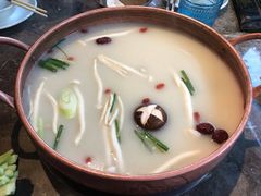 -三人行骨头王火锅(长寿店)