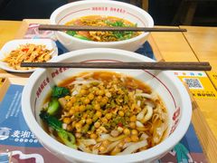 -呷佬·长沙手工米粉(金沙江路店)